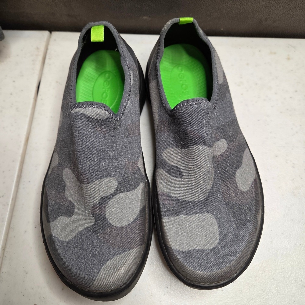 OOFOS Women's or Youth Gray Camouflage Eezee Slip On Shoes Size 6/37
